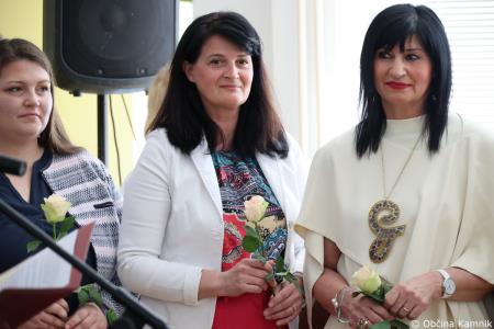 Osnovna šola 27. julij Kamnik že 40 let raste s prepričanjem, da če spoštujemo sebe, bomo znali spoštovati tudi druge (58)